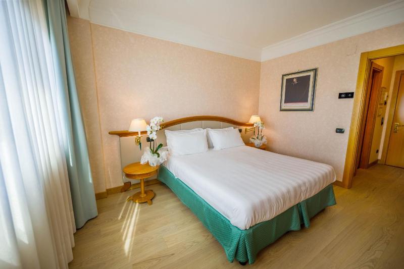 Perugia Plaza Hotel - image 12