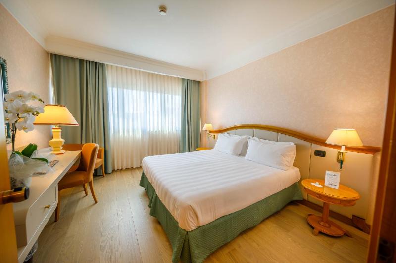 Perugia Plaza Hotel - image 38