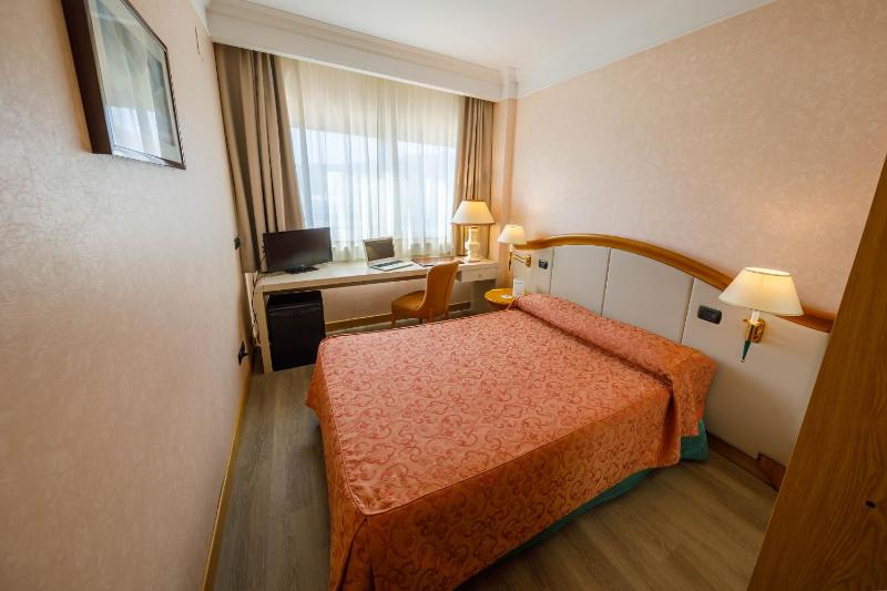 Perugia Plaza Hotel - image 37