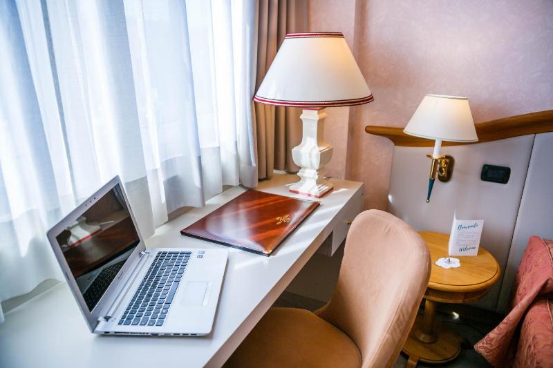 Perugia Plaza Hotel - image 7