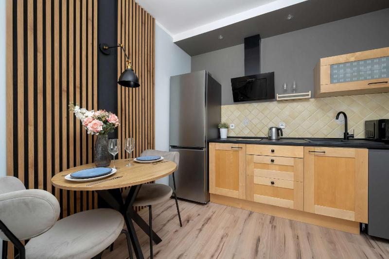 A Comfortable Apartment Near the Market Square by Noclegi Renters - image 13