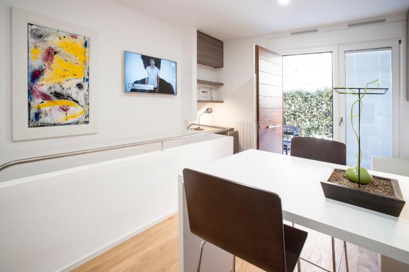 Gallery House - image 15