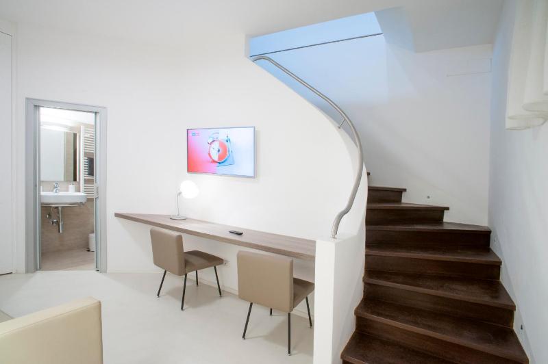Gallery House - image 29