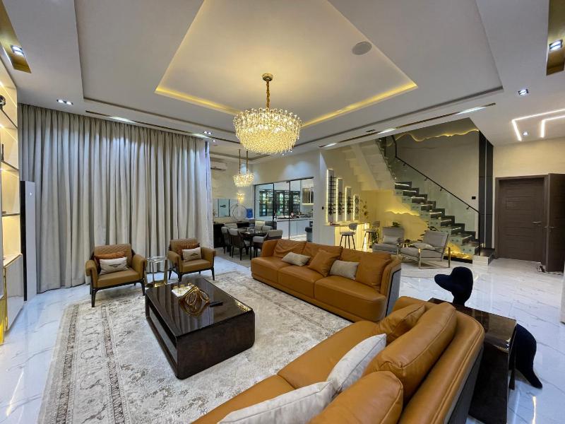 Luxury 5 BR Villa with PoolCinema Lekki - image 1