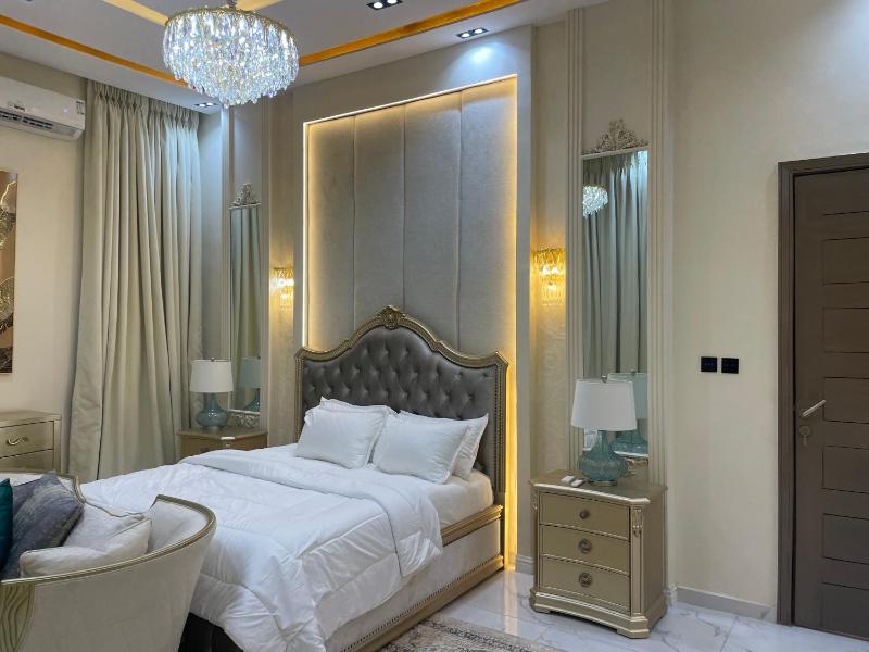 Luxury 5 BR Villa with PoolCinema Lekki - image 10