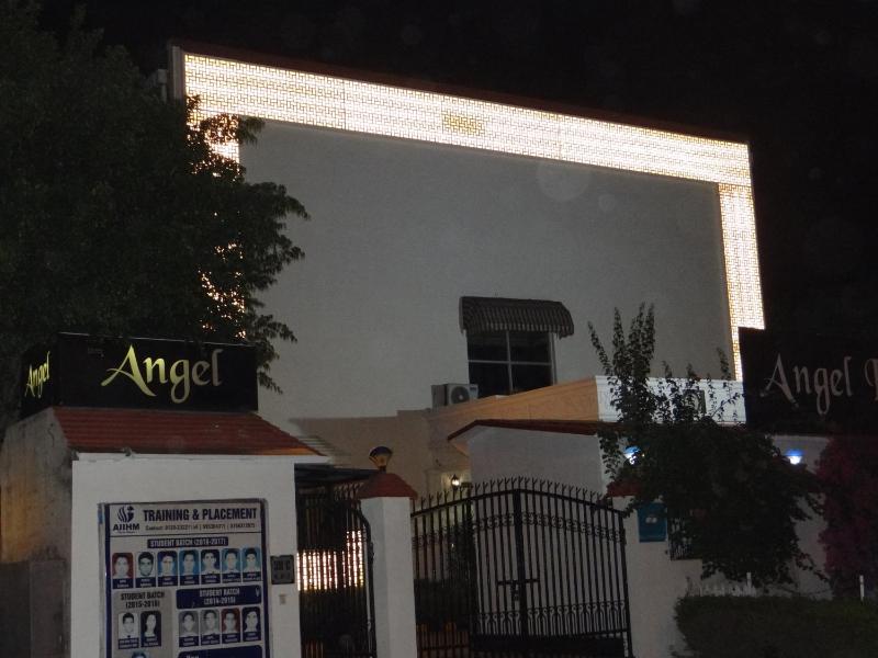 Hotel Angel - image 12