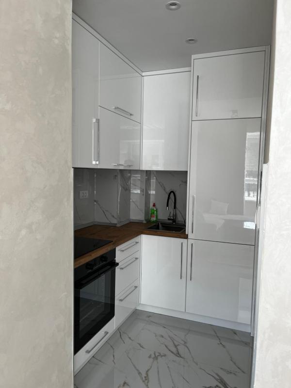 BL Central Apartment - image 9