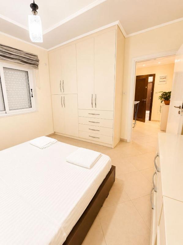 White Pearl Saranda  Near the Beach - image 9
