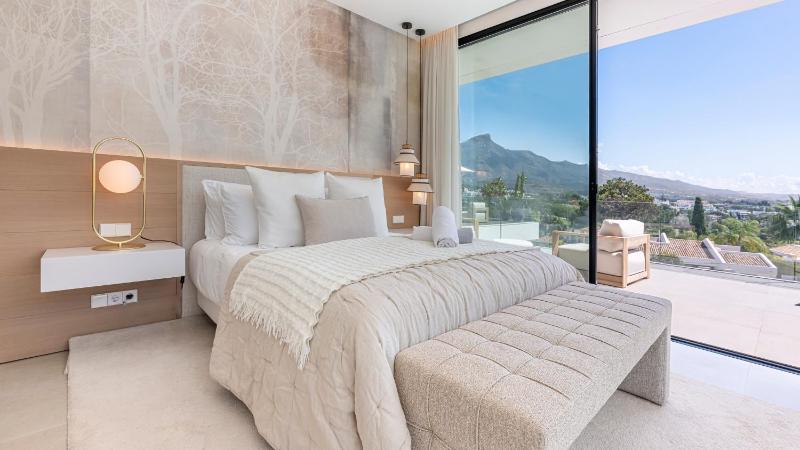 VACATION MARBELLA I Villa Almost Heaven Private Heated Pool Prime Location Golf Valley Minutes to Puerto Banus Hot Tub GYM World-Class Dining - image 32