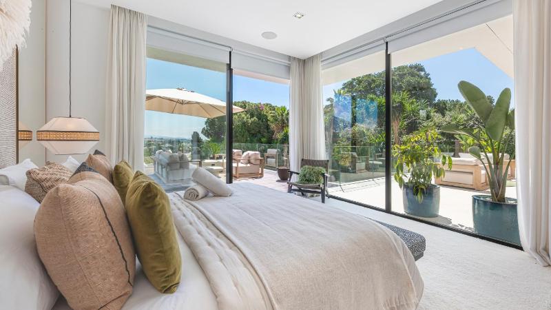 VACATION MARBELLA I Villa Almost Heaven Private Heated Pool Prime Location Golf Valley Minutes to Puerto Banus Hot Tub GYM World-Class Dining - image 10