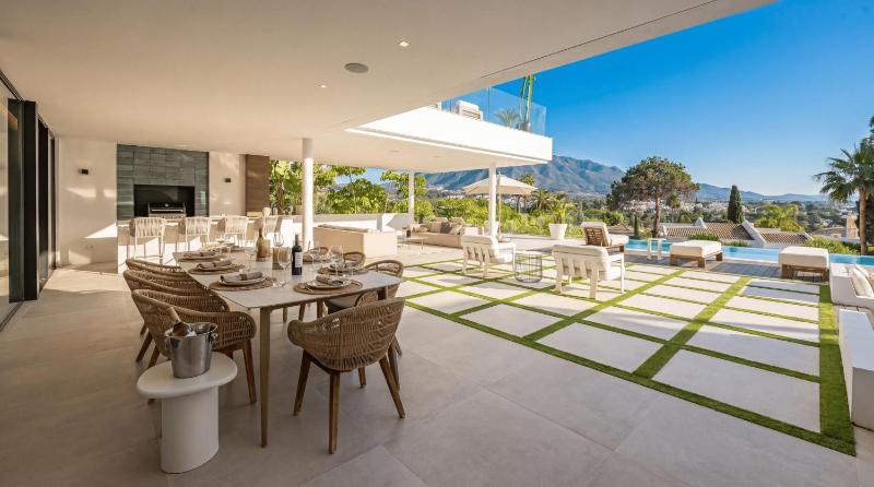 VACATION MARBELLA I Villa Almost Heaven Private Heated Pool Prime Location Golf Valley Minutes to Puerto Banus Hot Tub GYM World-Class Dining - image 20