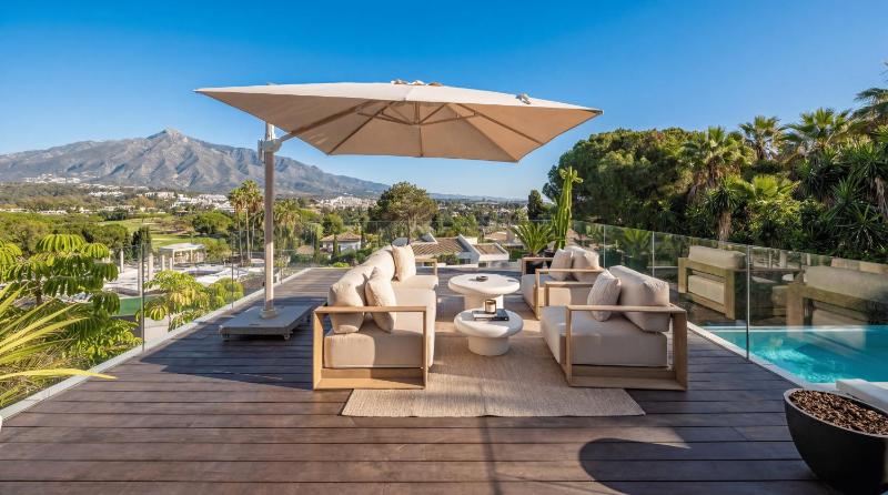 VACATION MARBELLA I Villa Almost Heaven Private Heated Pool Prime Location Golf Valley Minutes to Puerto Banus Hot Tub GYM World-Class Dining - image 29