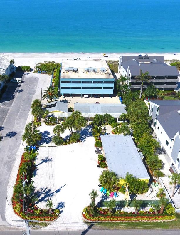 A Tropical Breeze Beach Club - Anna Maria Island - image 37