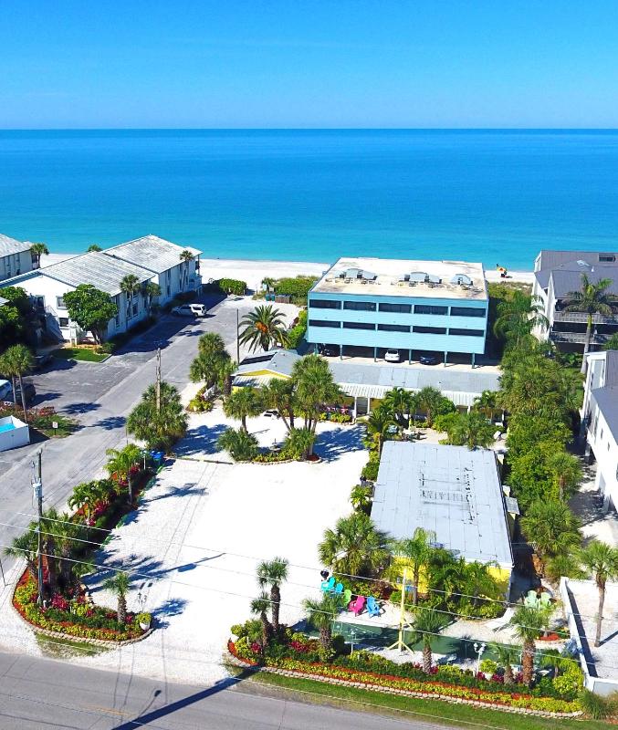 A Tropical Breeze Beach Club - Anna Maria Island - image 26