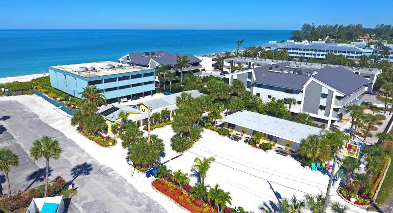 A Tropical Breeze Beach Club - Anna Maria Island - image 49