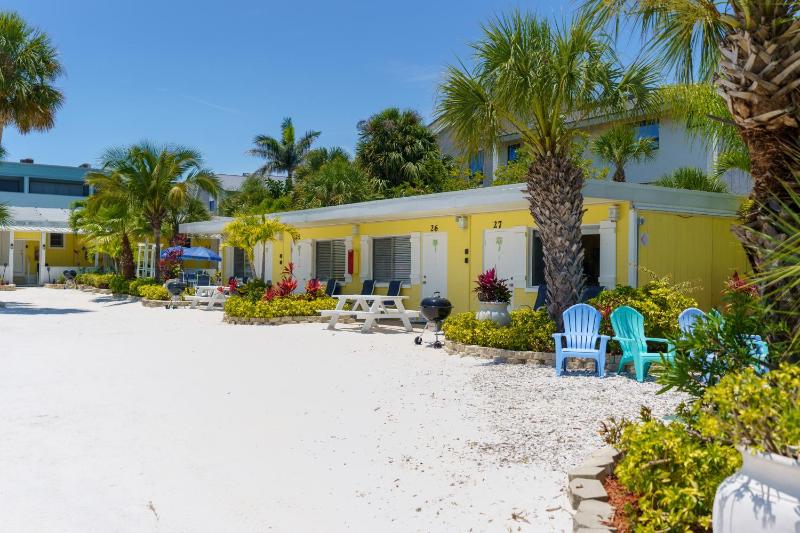 A Tropical Breeze Beach Club - Anna Maria Island - image 41