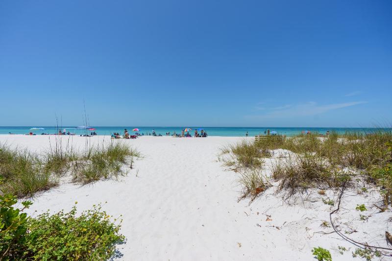 A Tropical Breeze Beach Club - Anna Maria Island - image 21