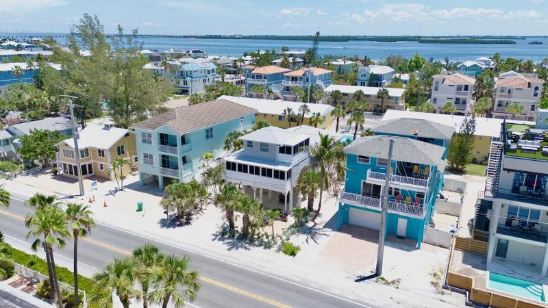 Beach Sunrise and Sunset Villas - image 1