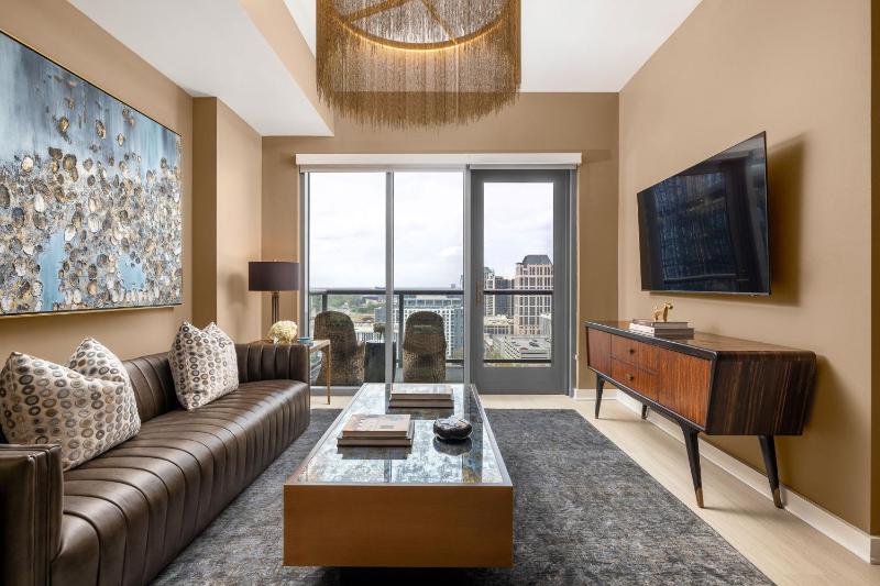 19th Floor - Skyfall - image 33