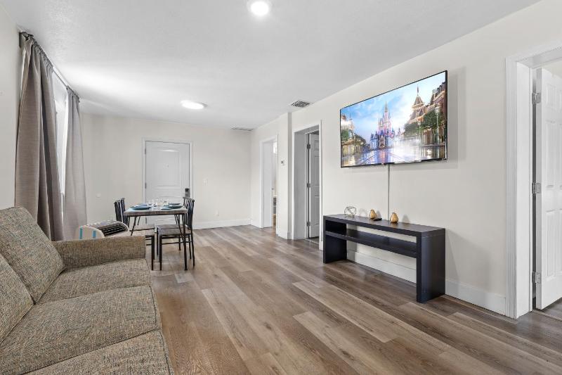 Family Apt Near Disney - image 16