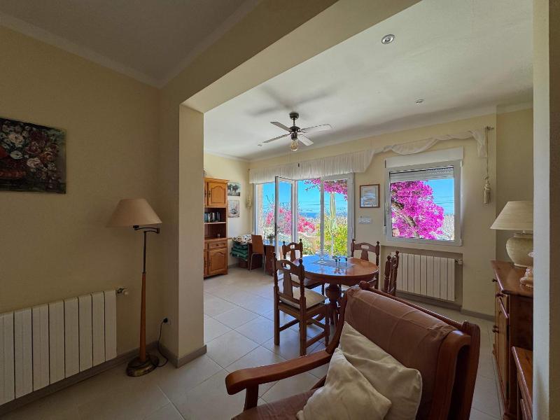 Beautiful villa with private pool and seaview - image 11