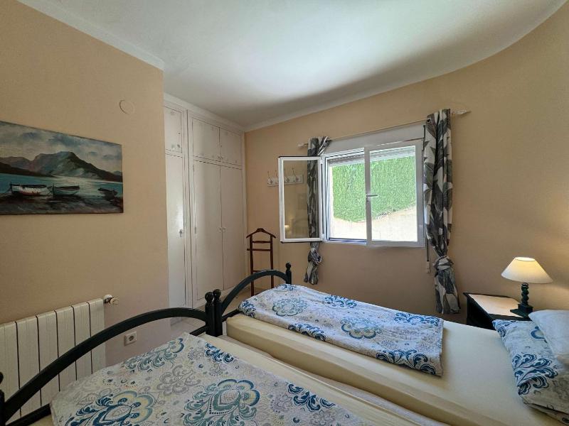 Beautiful villa with private pool and seaview - image 12
