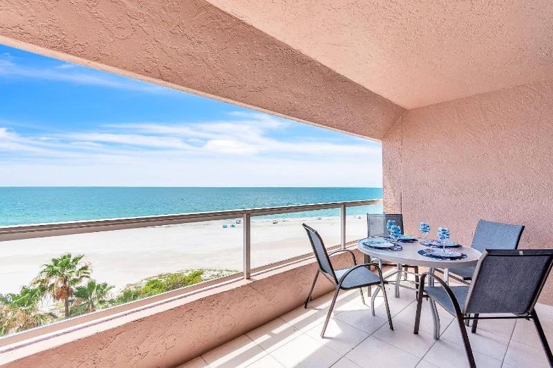 7B Crescent Beach Club - image 16