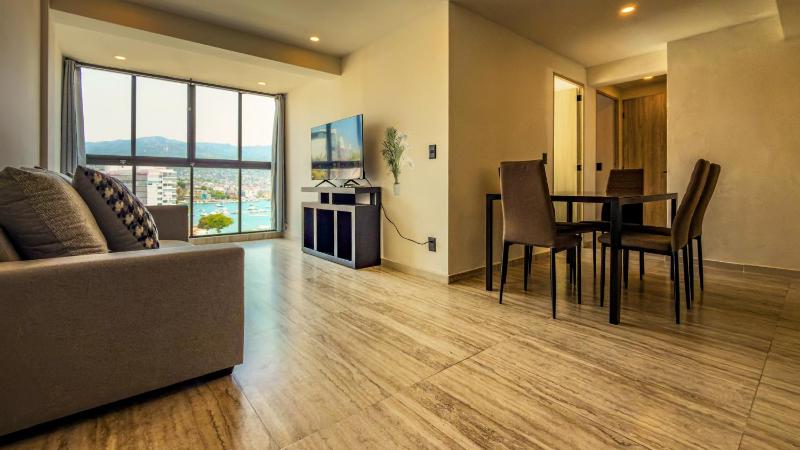 Apartment with Pool & Views in Las Playas Acapulco - image 3