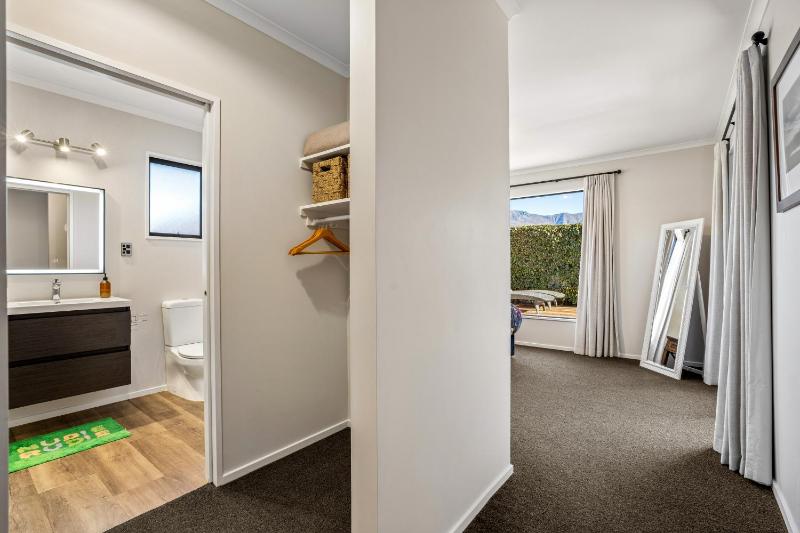 Escape on Rob Roy - image 20
