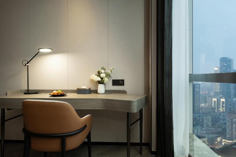 Atour S Hotel Wuhan Panoramic river views from Zhongshan Avenue Jianghan Road Pedestrian Street - image 11