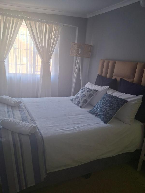 Charming Retreat with Shared Pool in eThekwini Municipality - image 10