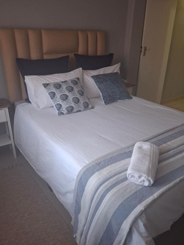 Charming Retreat with Shared Pool in eThekwini Municipality - image 5