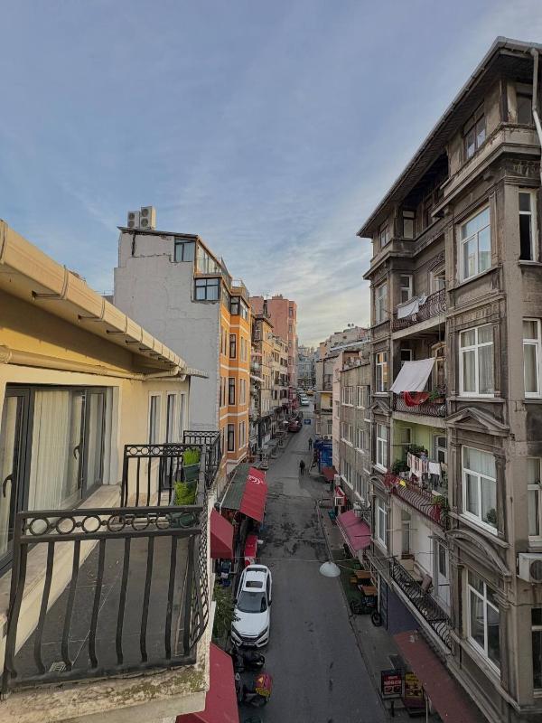 Taksim Square1BR Suite 04 - image 3