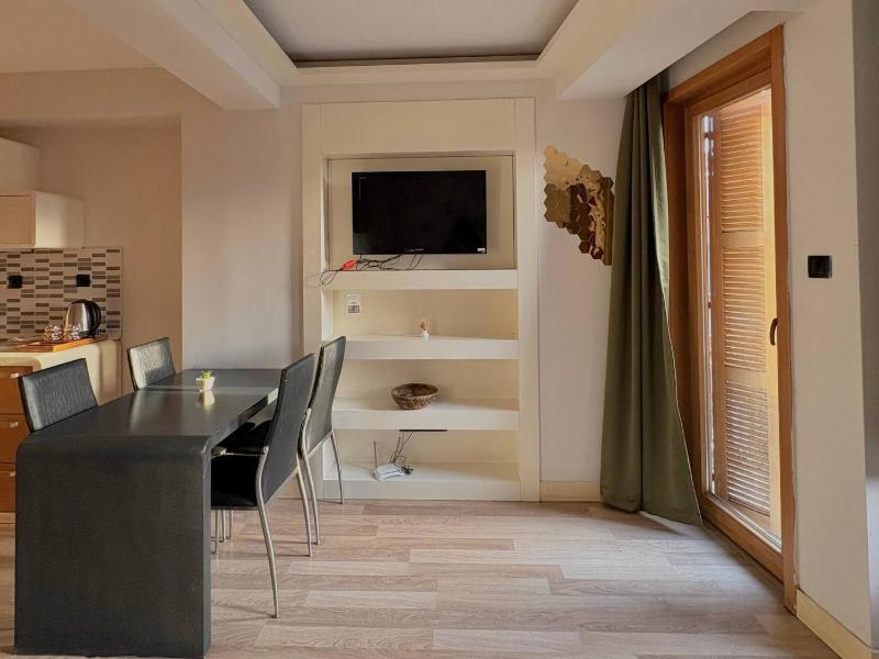 Taksim Square-1BR Rooftop Suite 07 - image 15