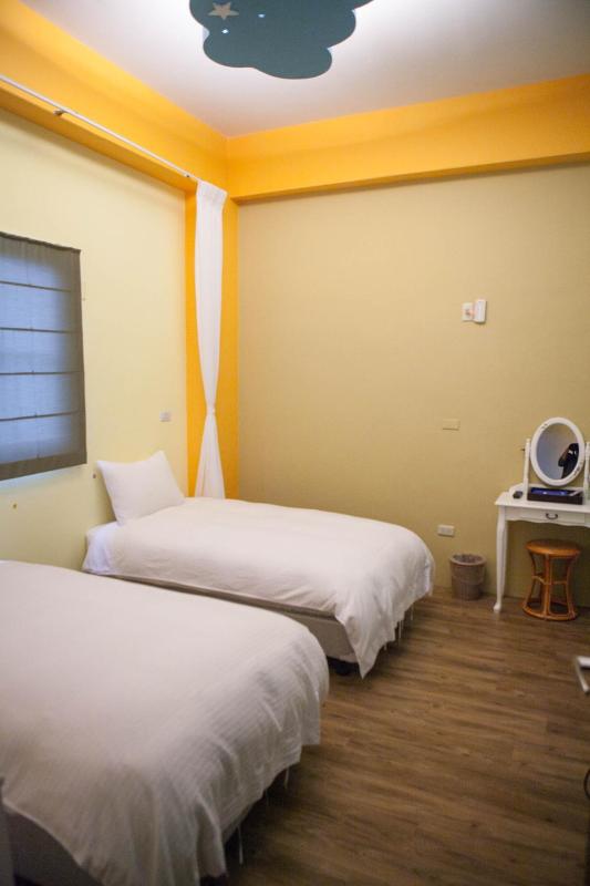 My Starry Bed and Breakfast - image 36
