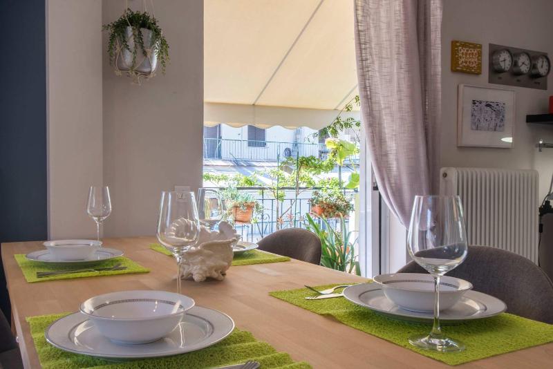 Cozy Apartment with Beautiful Balcony - image 3