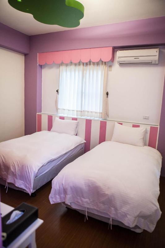 My Starry Bed and Breakfast - image 35