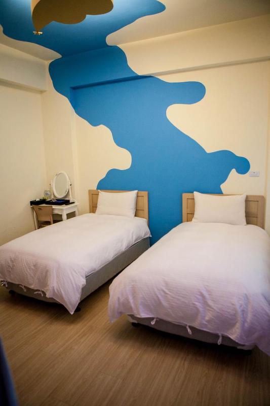 My Starry Bed and Breakfast - image 13