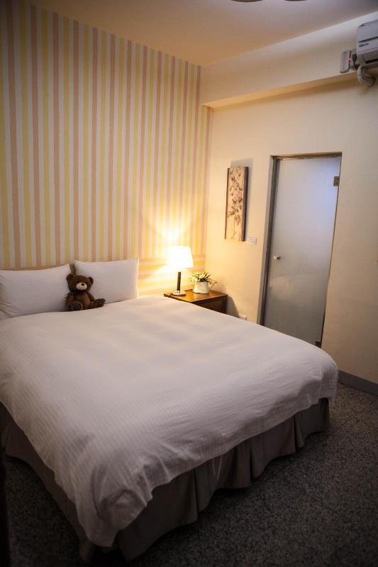 My Starry Bed and Breakfast - image 3