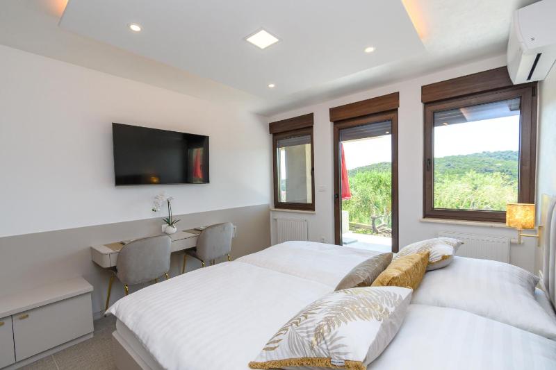 Apartments Villa Ana - image 5