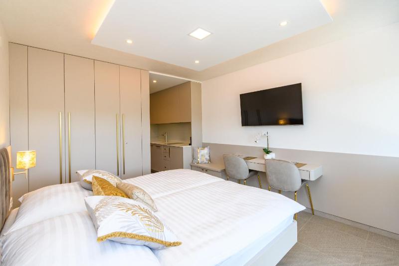 Apartments Villa Ana - image 2