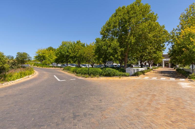 Winelands Golf Lodges 19 - image 6