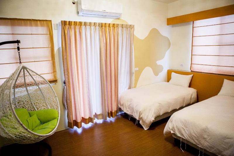 My Starry Bed and Breakfast - image 14