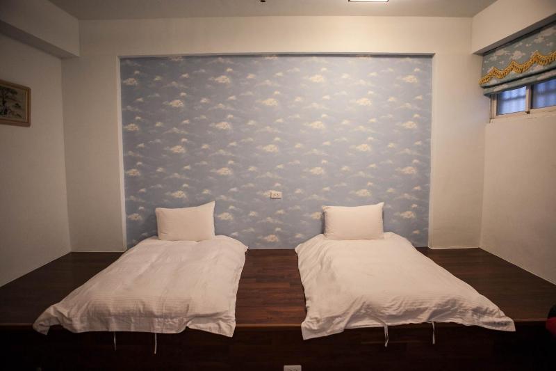 My Starry Bed and Breakfast - image 2
