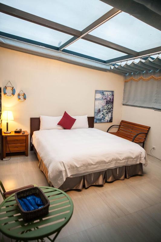 My Starry Bed and Breakfast - image 8