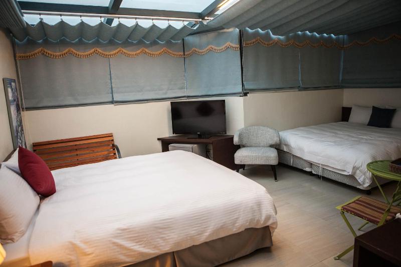 My Starry Bed and Breakfast - image 19