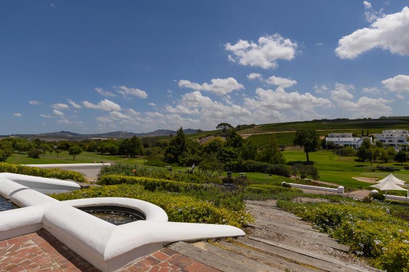 Winelands Golf Lodges 26 at De Zalze - image 11