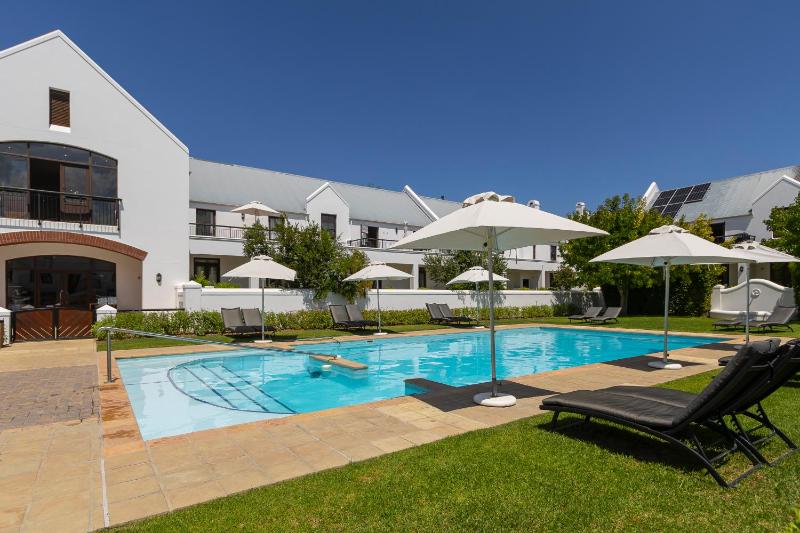 Winelands Golf Lodges 26 at De Zalze - image 9