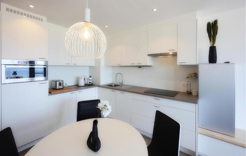 1 Bedroom Stunning Apartment In Oostende - image 16