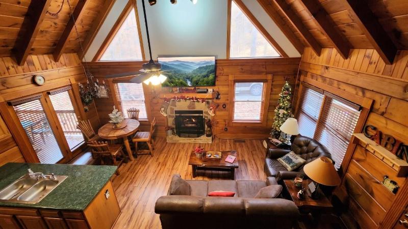 ER51 - Natures Grace Retreat - Great location Close to all the action! cabin - image 39